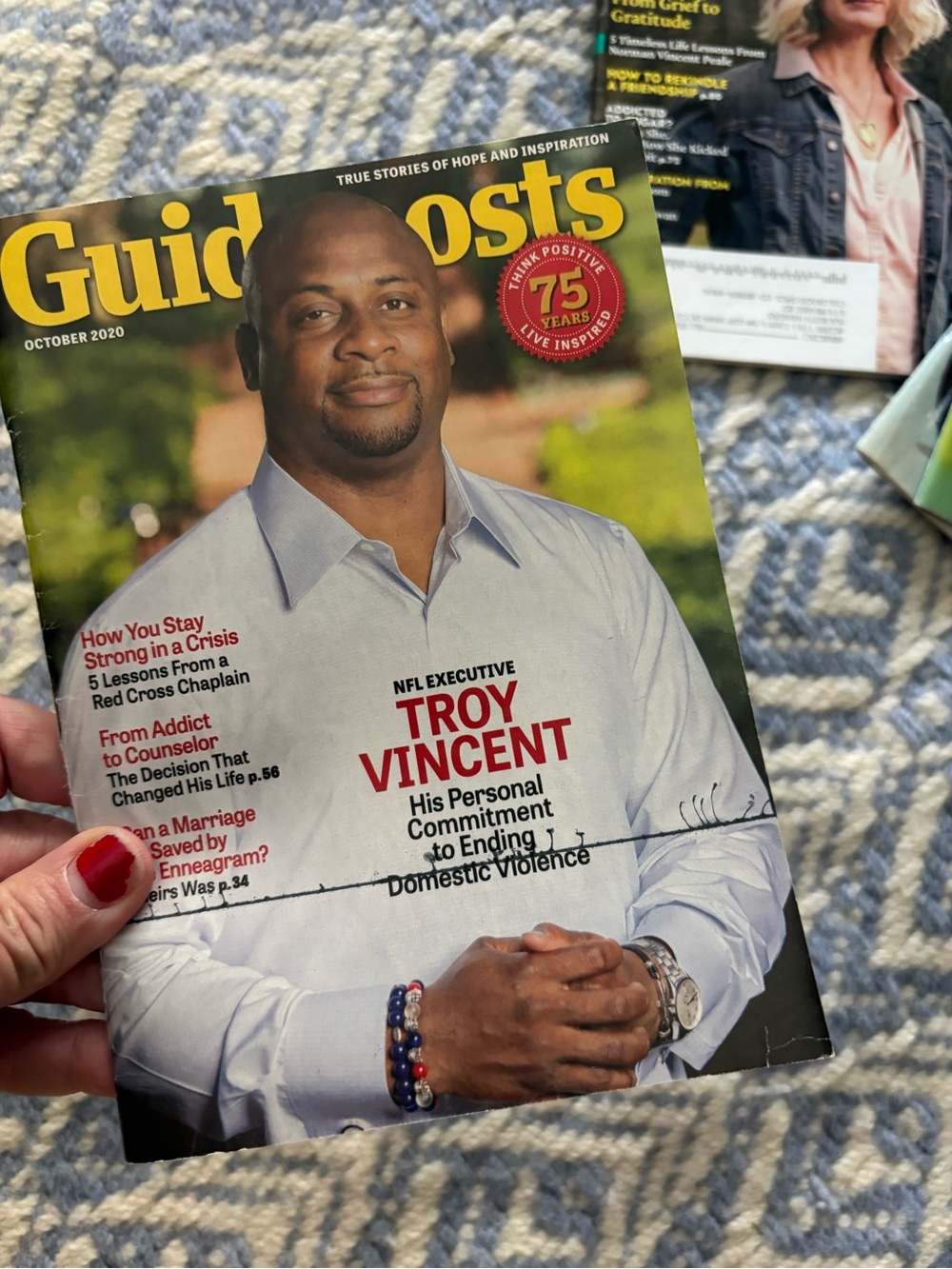 Guideposts & Angels Magazine Bundle - Picture 3 of 9